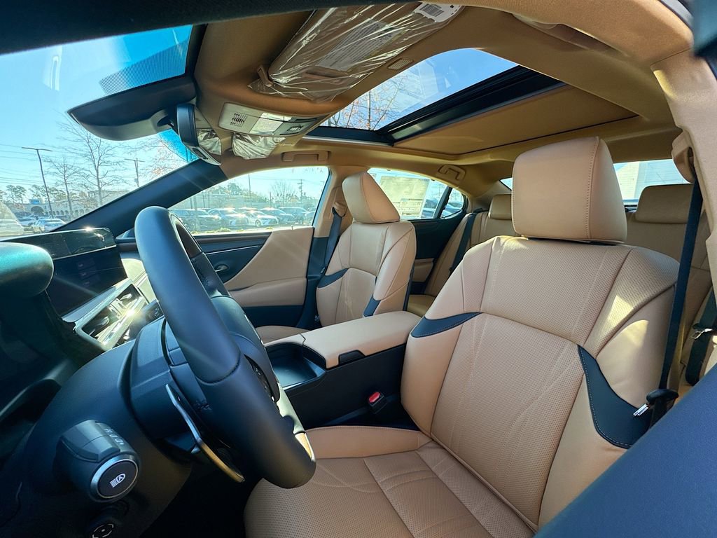 New 2025 Lexus ES 350 Ultra Luxury image 10