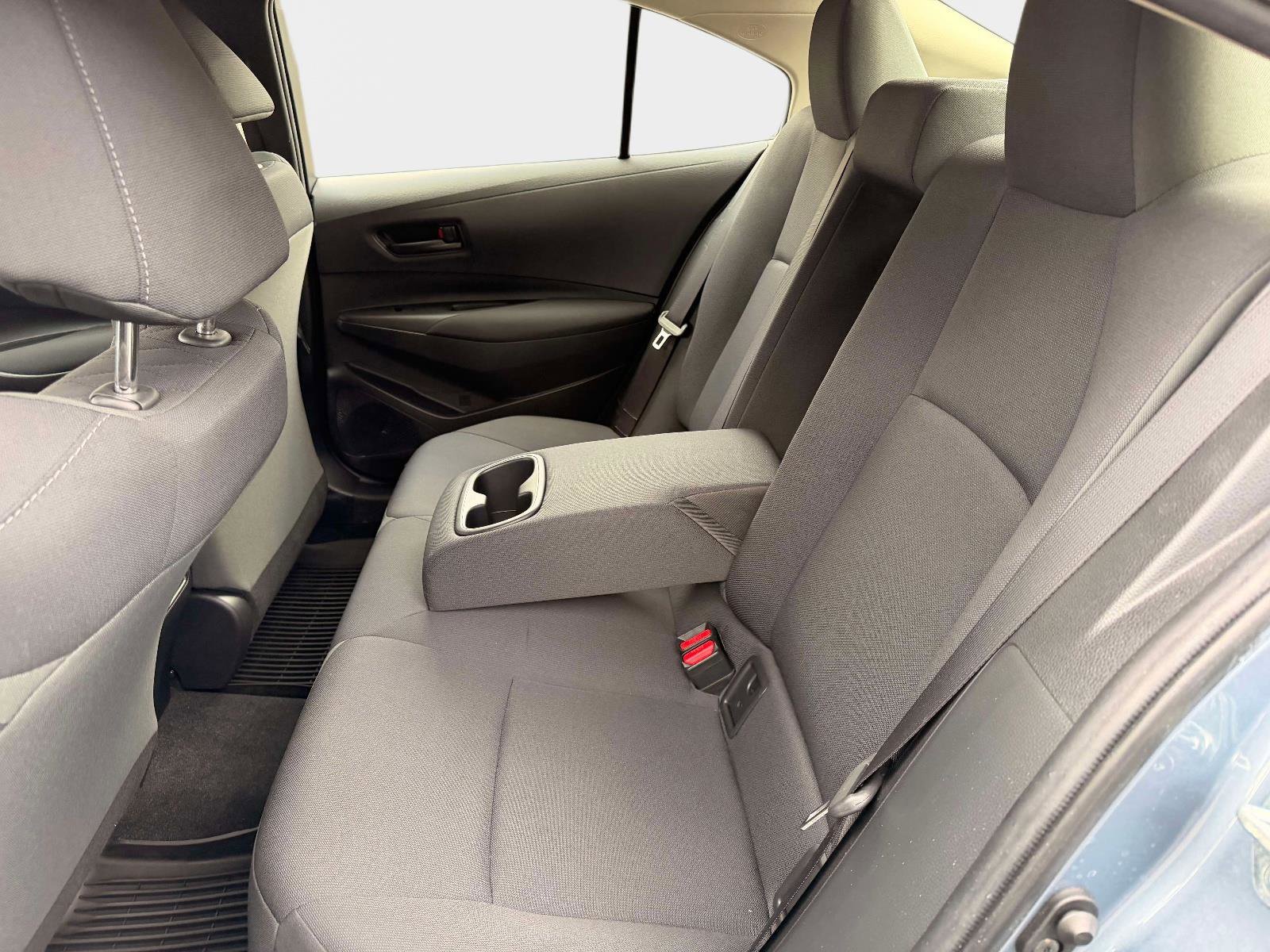 Used 2022 Toyota Corolla LE image 36