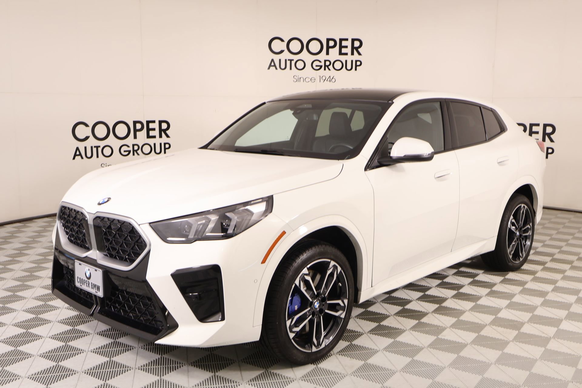 Used 2026 BMW X2 xDrive28i w/ M Sport Package AWD/4WD image 10