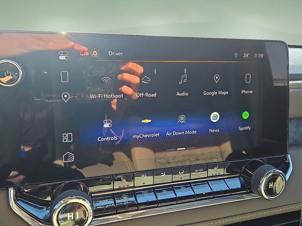 Used 2024 Chevrolet Colorado ZR2 w/ Technology Package image 24