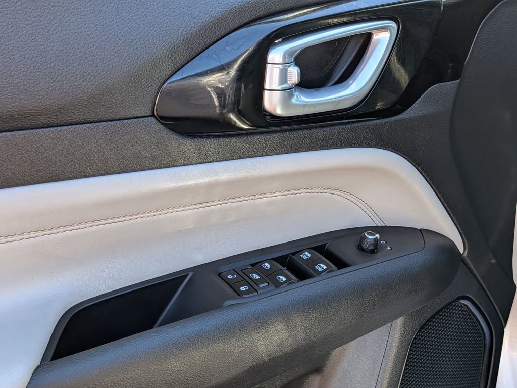 Used 2025 Jeep Compass Limited image 13