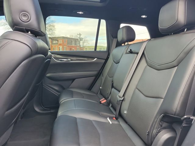 Used 2021 Cadillac XT6 Sport w/ LPO, ONYX Package image 26