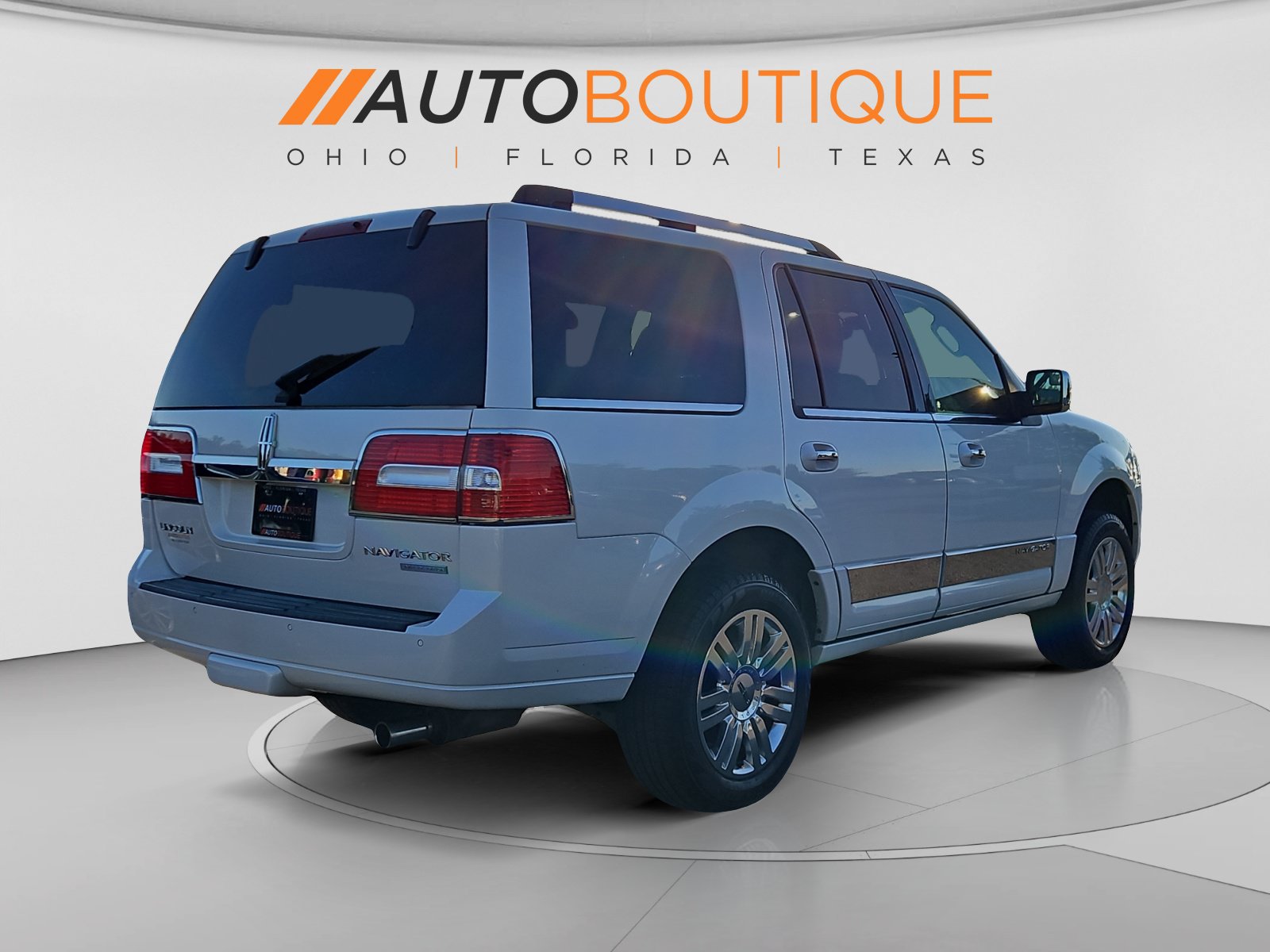 Used 2013 Lincoln Navigator 2WD image 5