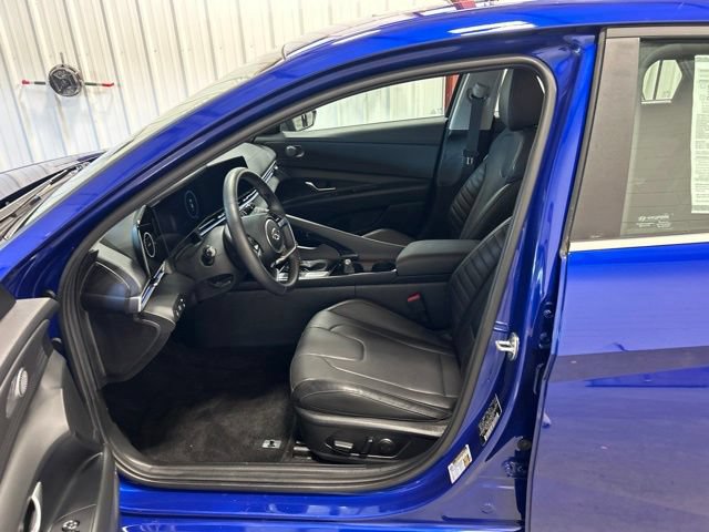 Used 2023 Hyundai Elantra Limited FWD image 12