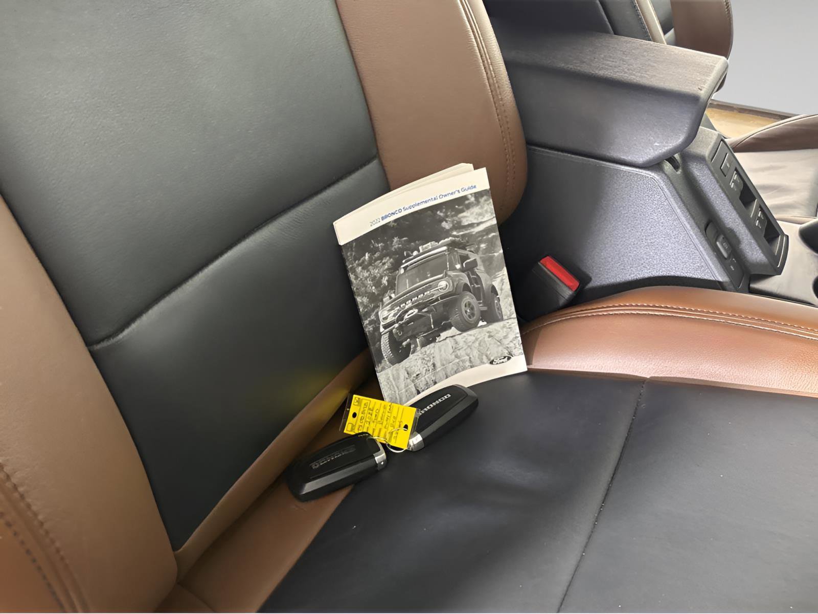 Used 2022 Ford Bronco Outer Banks image 21