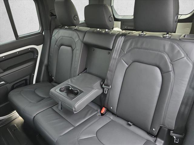 New 2026 Land Rover Defender 110 X-Dynamic SE image 13