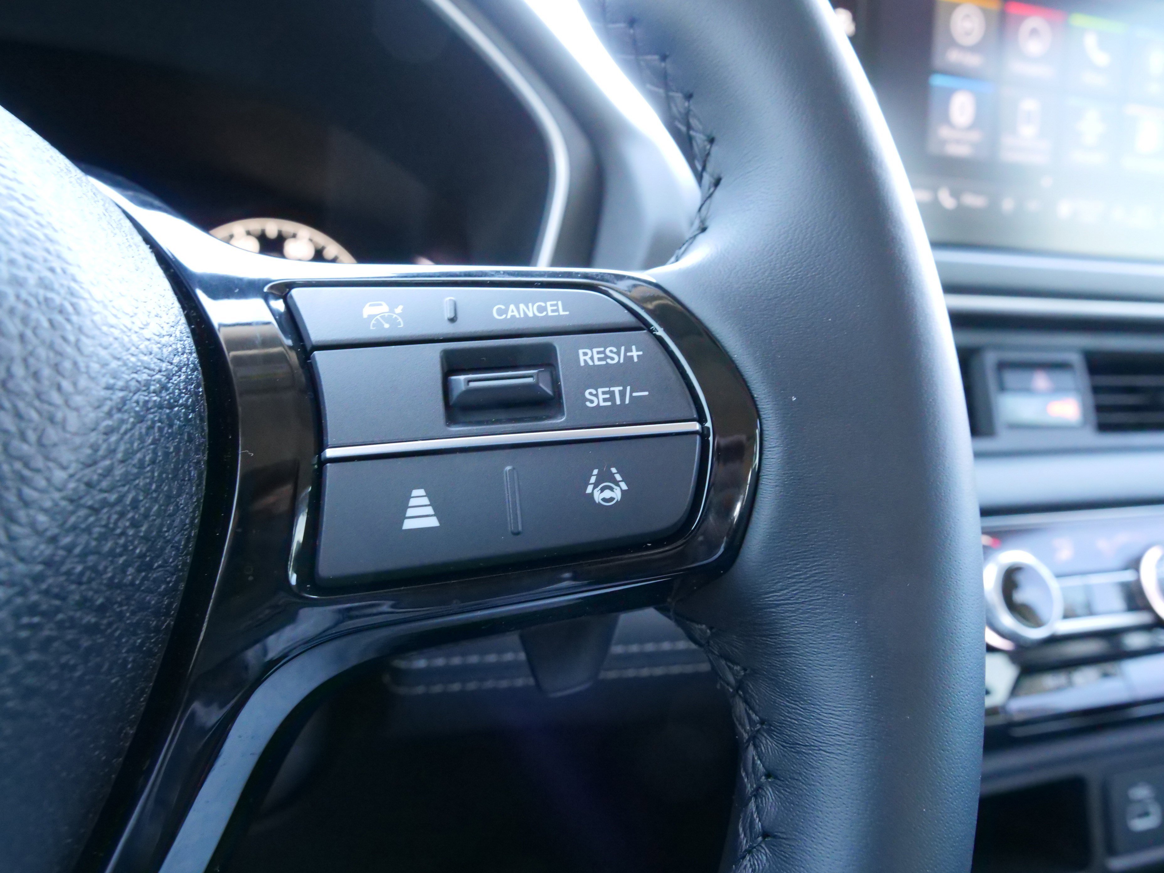 Used 2025 Honda Pilot Touring image 24