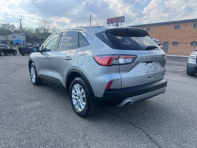 Certified 2022 Ford Escape SE w/ Cold Weather Package AWD/4WD image 6