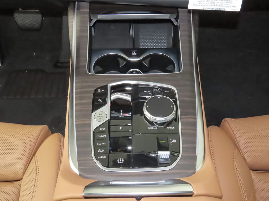 Used 2025 BMW X7 xDrive40i w/ Parking Assistance Package AWD/4WD image 25