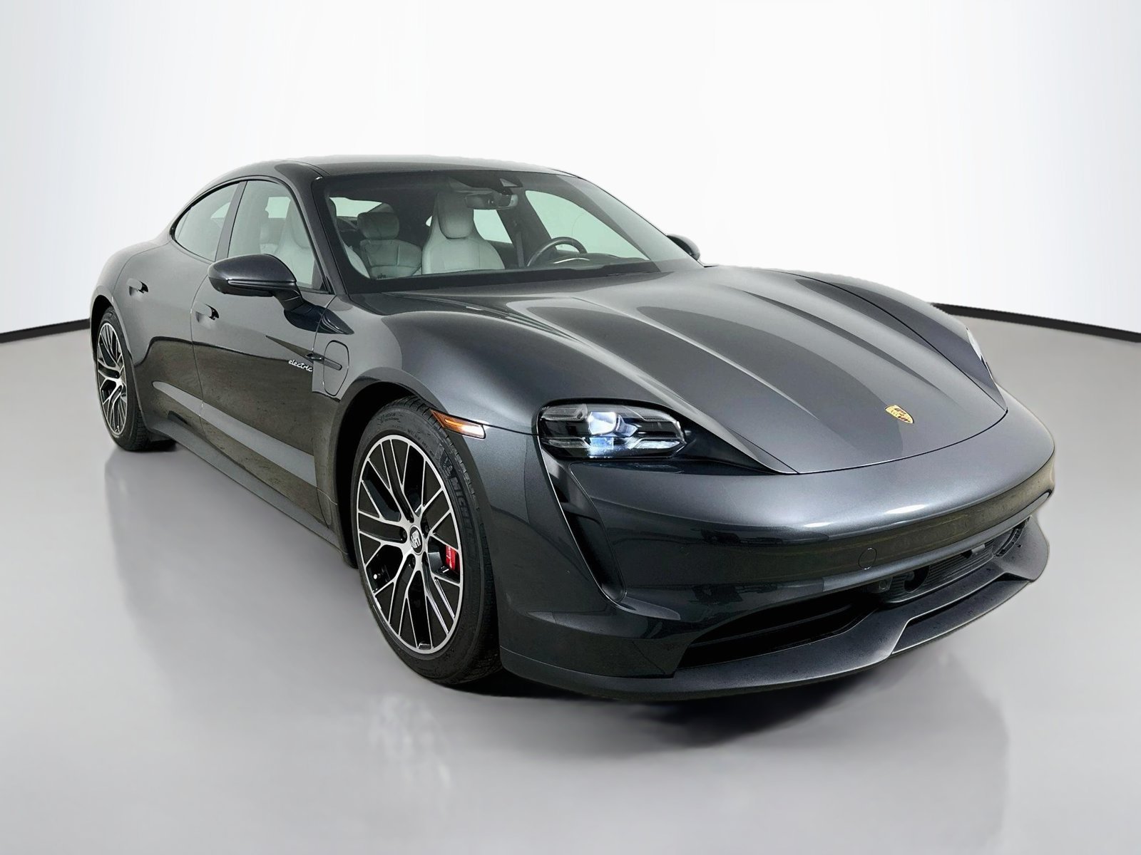 Used 2021 Porsche Taycan 4S w/ Premium Package AWD/4WD image 3