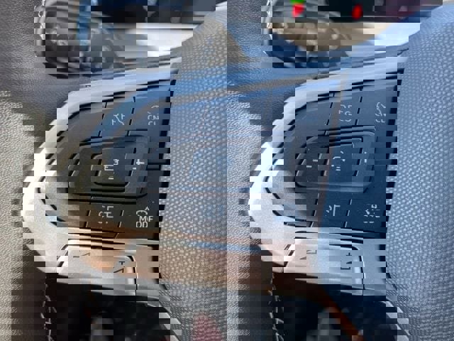 New 2025 Volkswagen Tiguan SE image 29