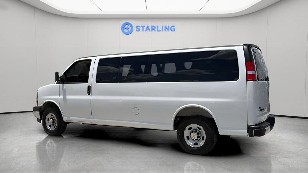 Certified 2025 Chevrolet Express 3500 LT w/ LT Preferred Equipment Group RWD image 4