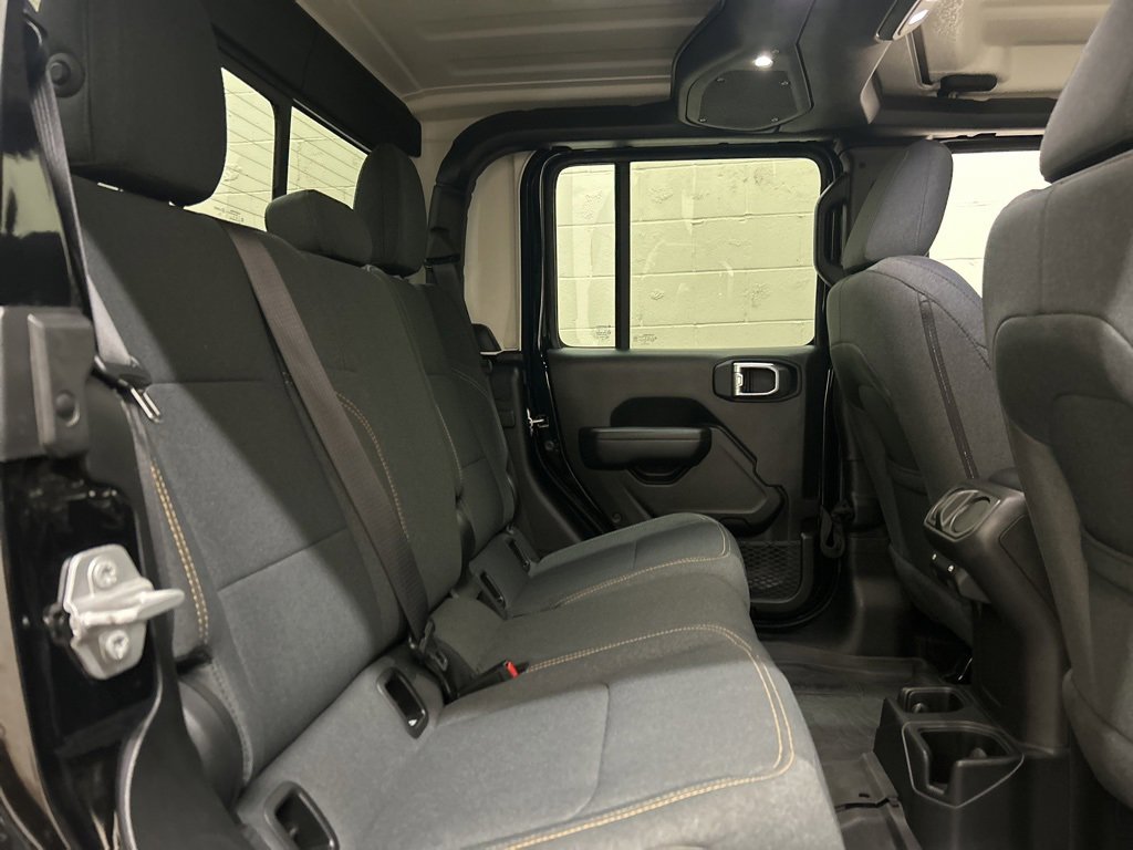Used 2024 Jeep Gladiator Sport image 9