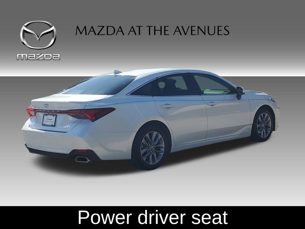 Used 2019 Toyota Avalon XLE image 4