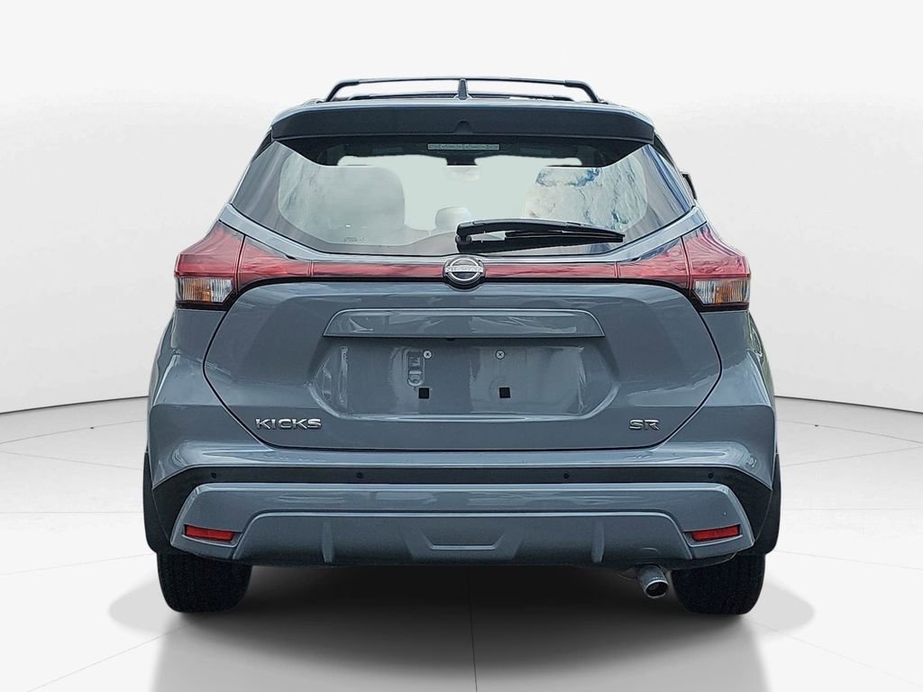 Used 2022 Nissan Kicks SR w/ Interior Electronics Package FWD image 7