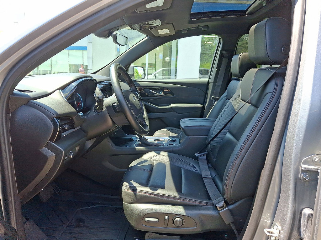 Certified 2023 Chevrolet Traverse RS w/ LPO, Floor Liner Package AWD/4WD image 11