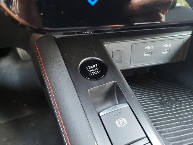 New 2025 Nissan Kicks SR w/ Illumination Package image 14