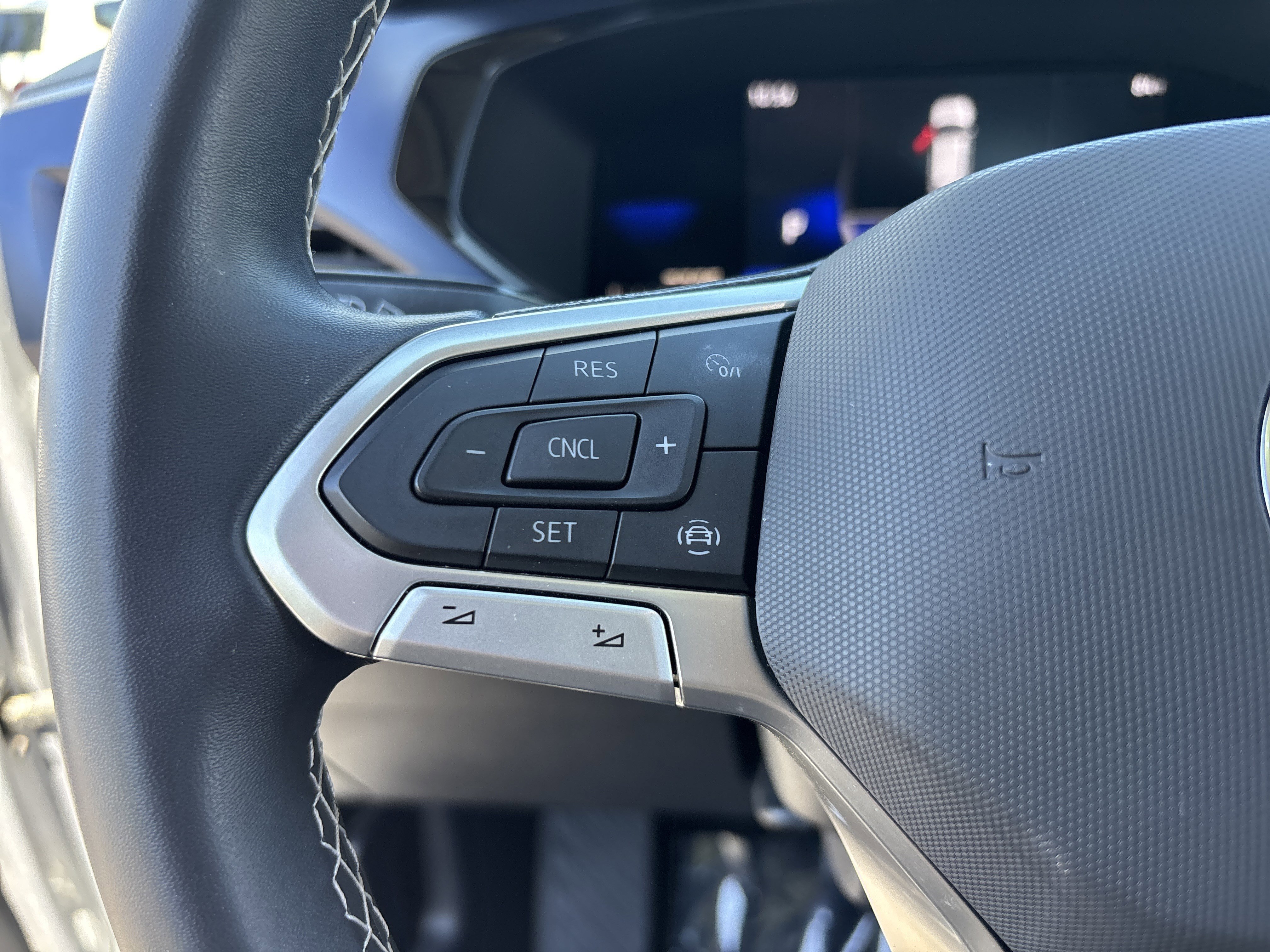 Certified 2022 Volkswagen Taos SE w/ Panoramic Sunroof Package image 26