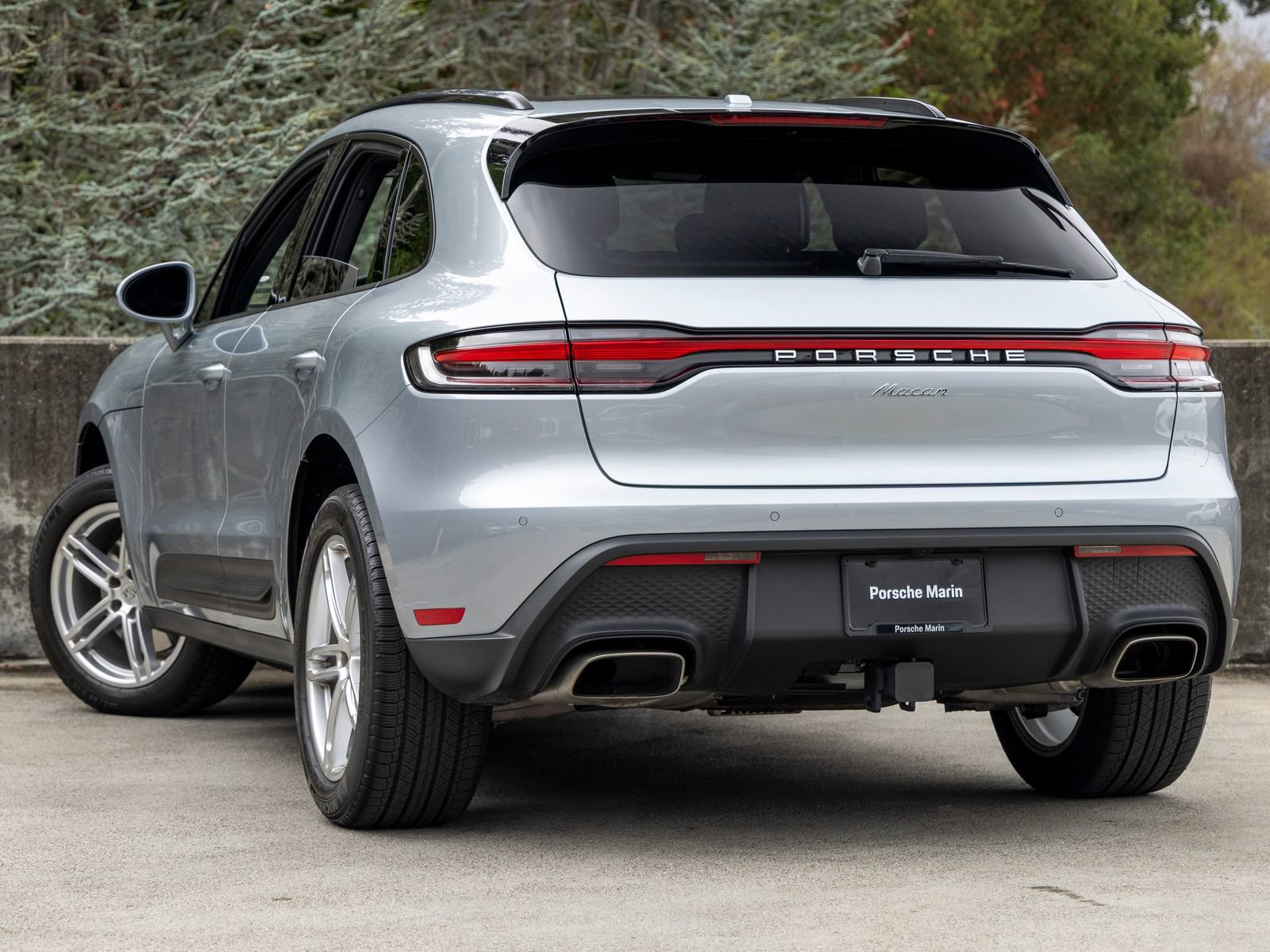 Certified 2026 Porsche Macan AWD/4WD image 3