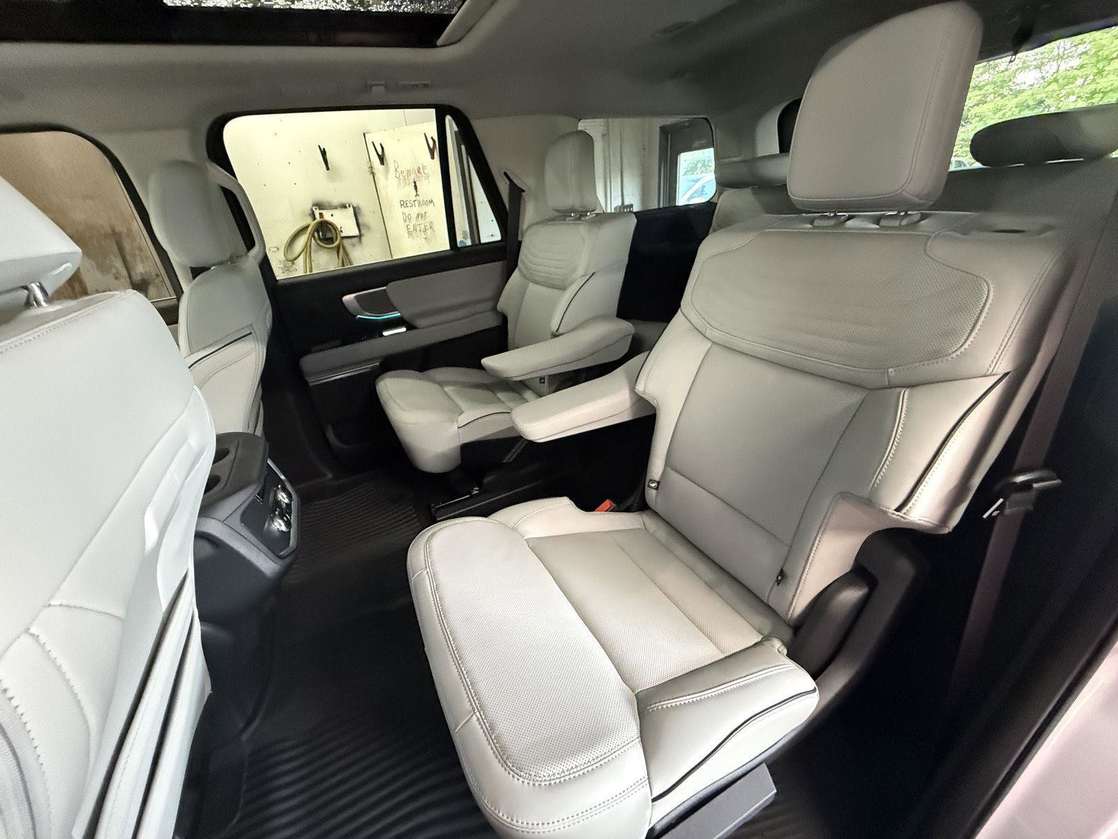 New 2025 Ford Expedition Platinum w/ Platinum Ultimate Package image 18