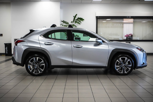 Certified 2025 Lexus UX 300h FWD w/ Accessory Package (Z2) image 5
