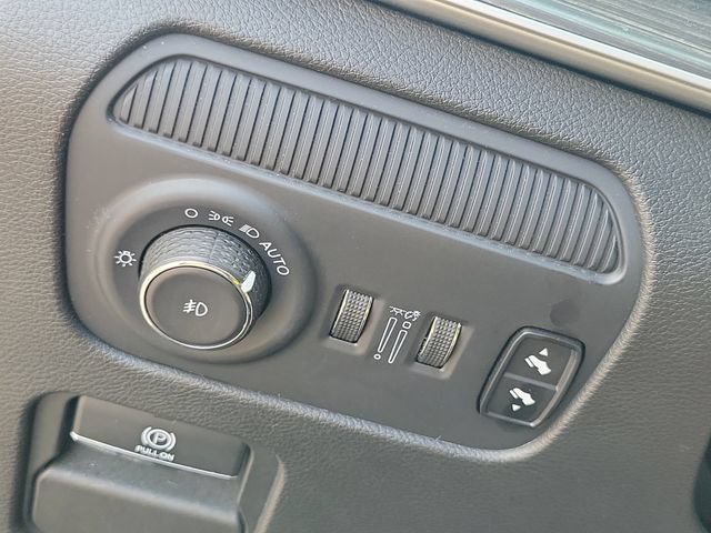 Used 2024 Jeep Wagoneer Series II AWD/4WD image 8