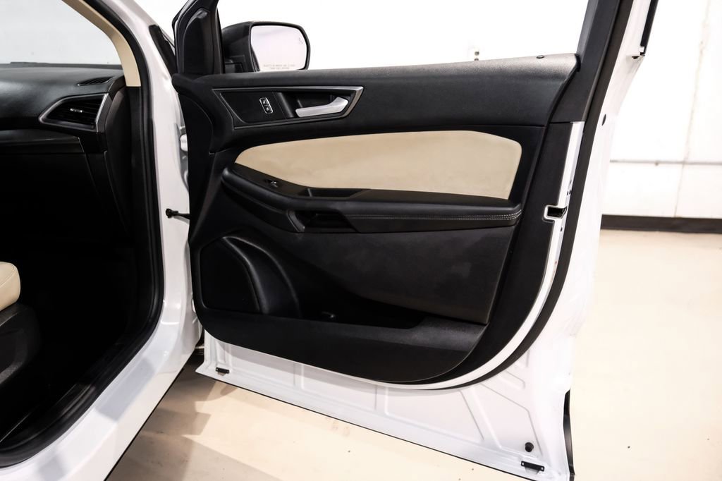 Used 2019 Ford Edge SE image 39