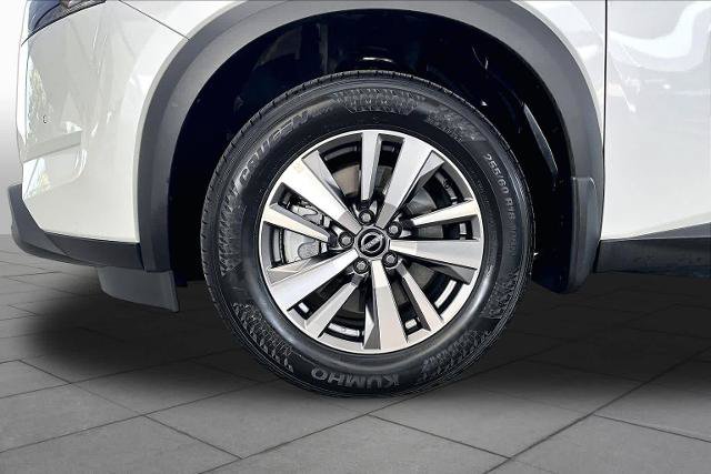 Certified 2025 Nissan Pathfinder SL FWD image 11