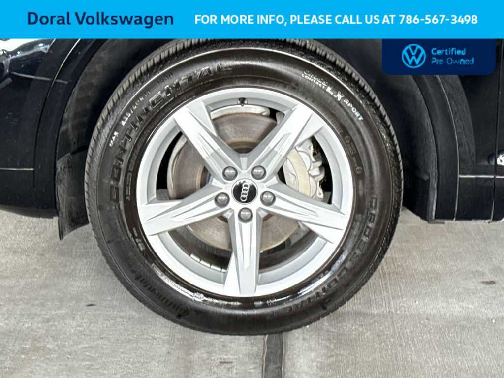 Used 2023 Audi Q5 2.0T Premium w/ Convenience Package image 11