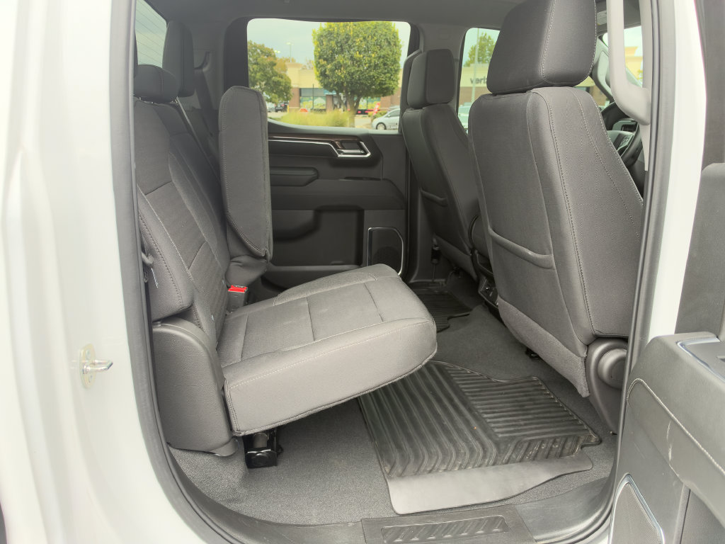 Used 2024 Chevrolet Silverado 1500 LT AWD/4WD image 10