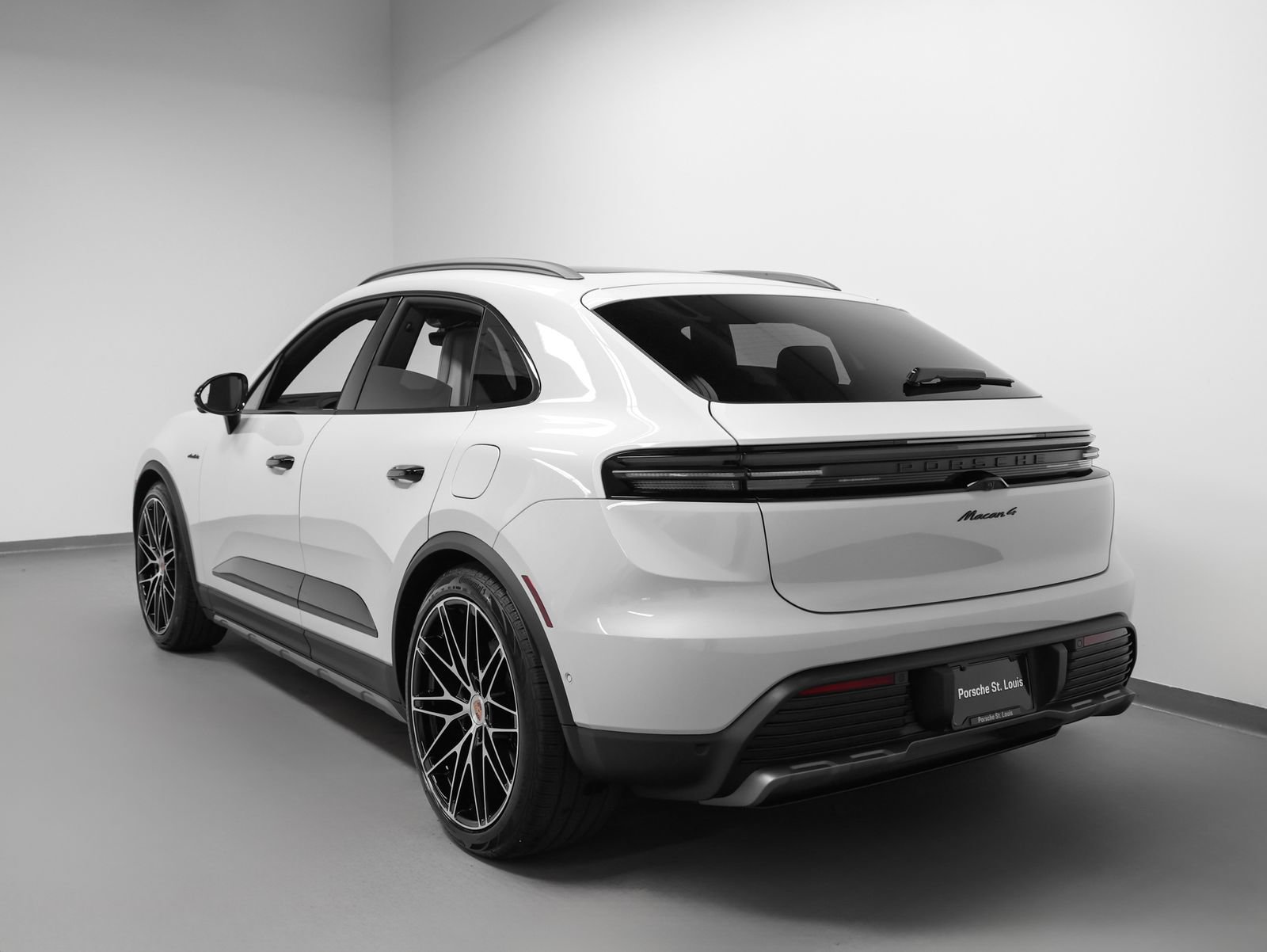 New 2026 Porsche Macan 4 Electric AWD/4WD image 3