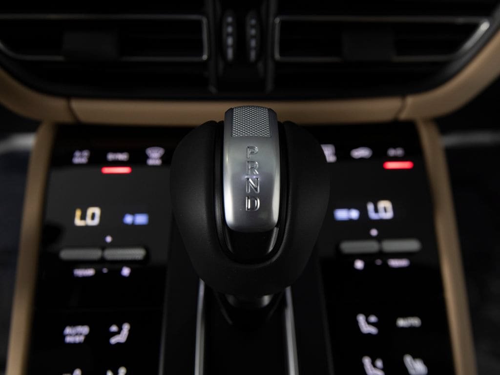 New 2026 Porsche Macan AWD/4WD image 31