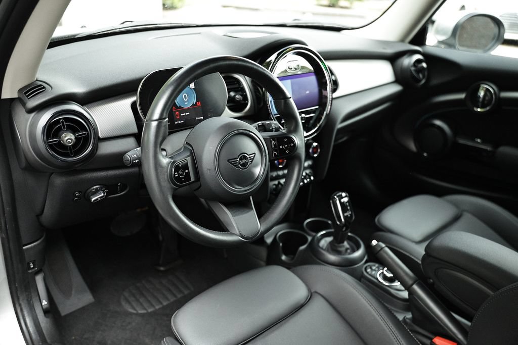 Used 2024 MINI Cooper 2-Door Hardtop FWD image 19