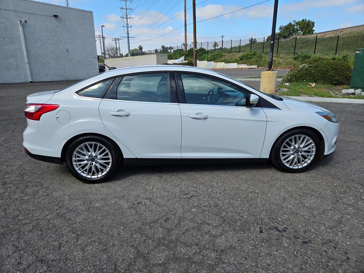 Used 2012 Ford Focus SEL FWD image 19
