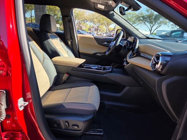 Used 2025 Chevrolet Equinox ACTIV w/ Safety and Technology Package image 27