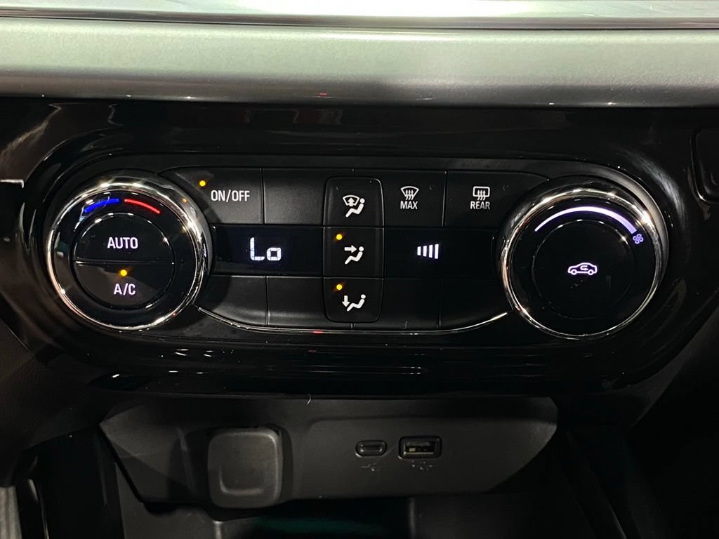Used 2024 Chevrolet Trax LT FWD image 24