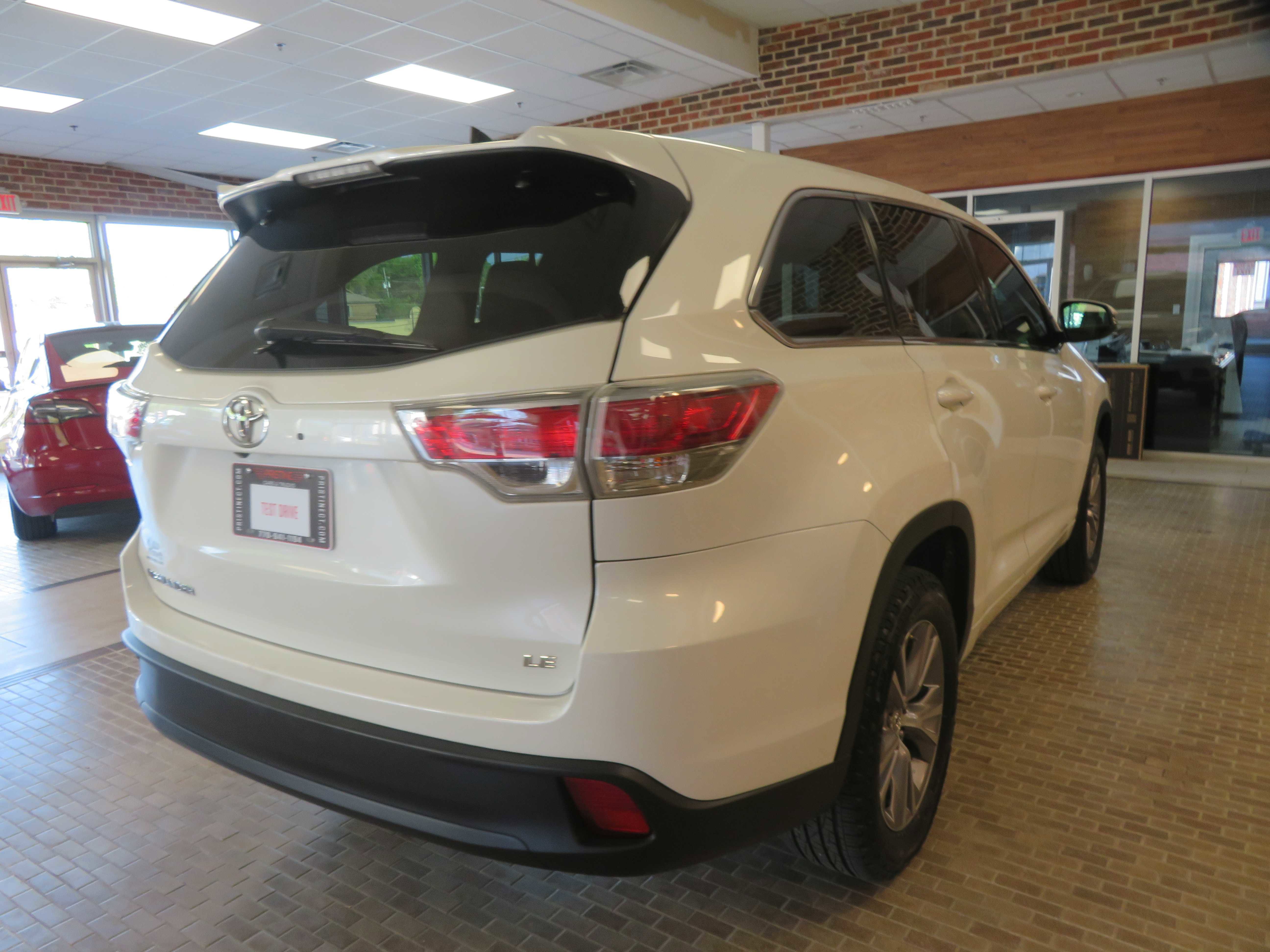 Used 2014 Toyota Highlander Plus FWD image 4