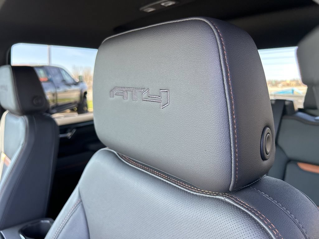 Used 2025 GMC Sierra 1500 AT4 AWD/4WD image 12