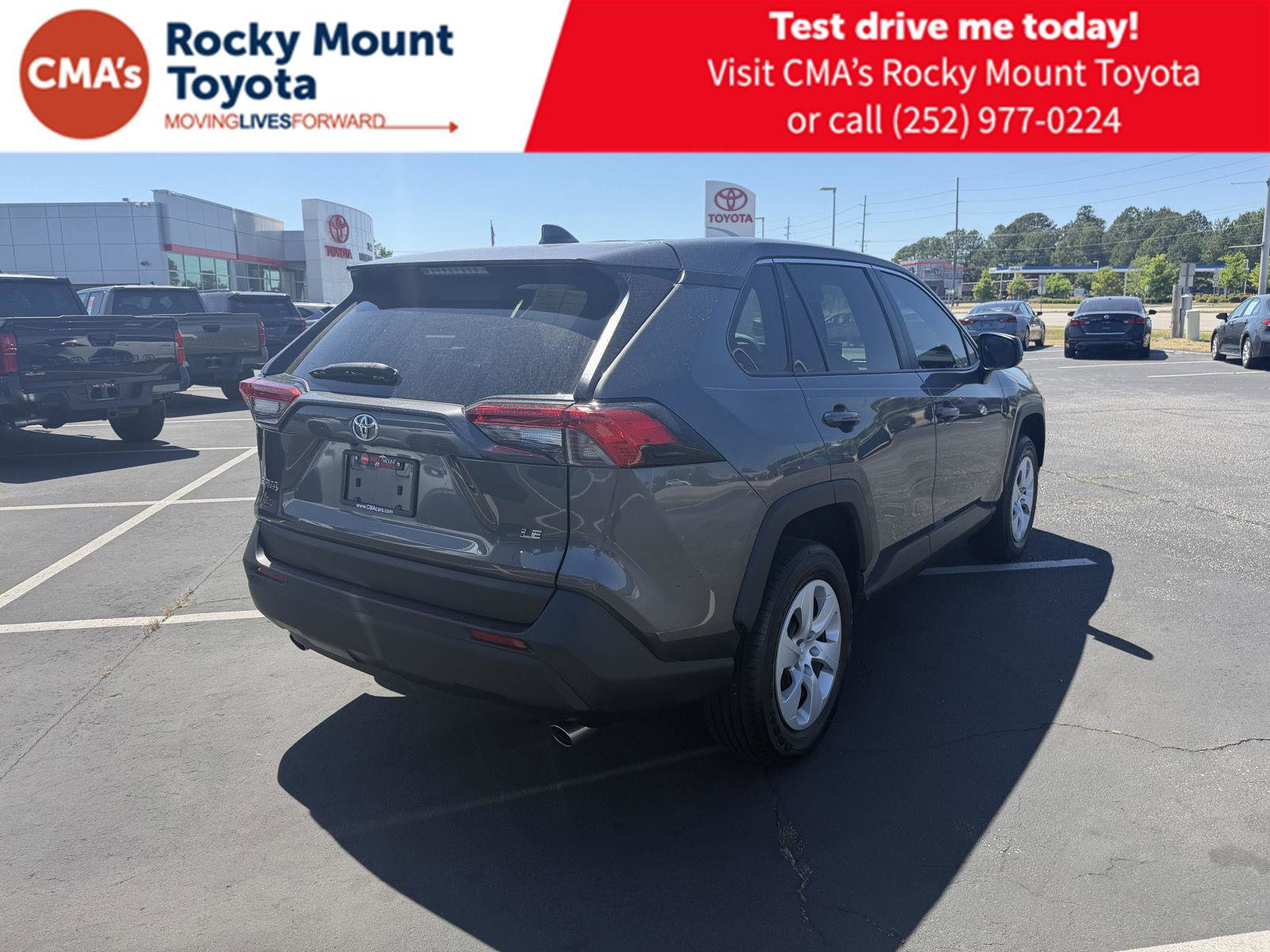 Used 2022 Toyota RAV4 LE FWD image 7