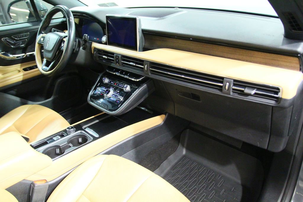 Used 2022 Lincoln Corsair Reserve image 23