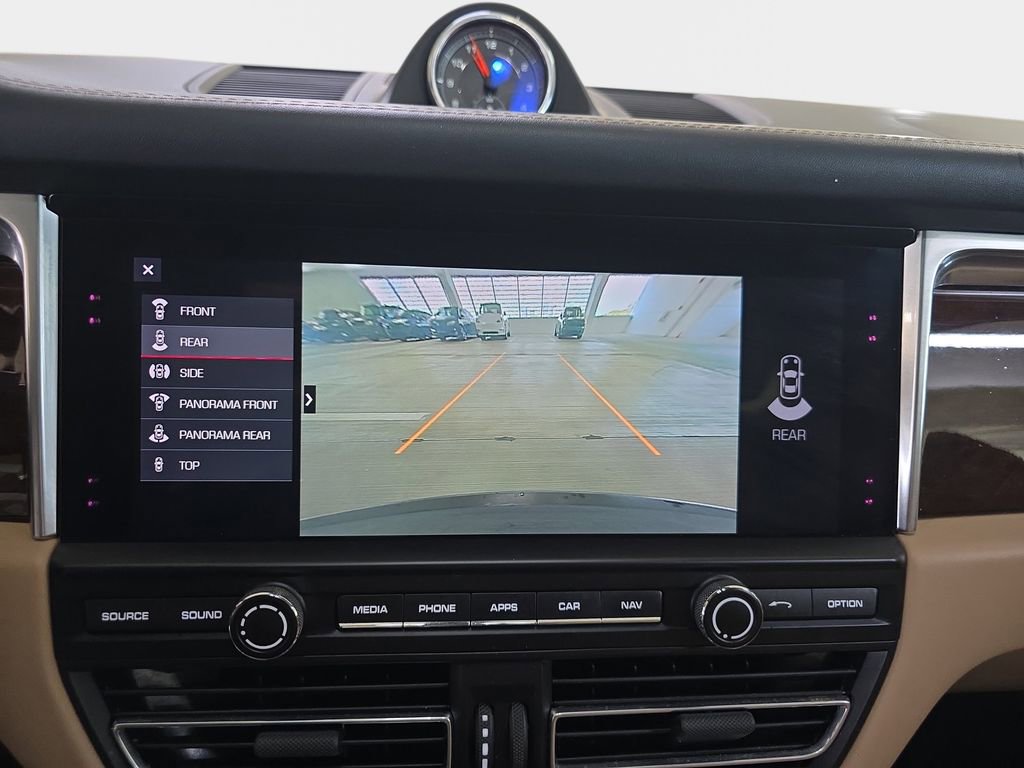 Used 2021 Porsche Macan S image 24