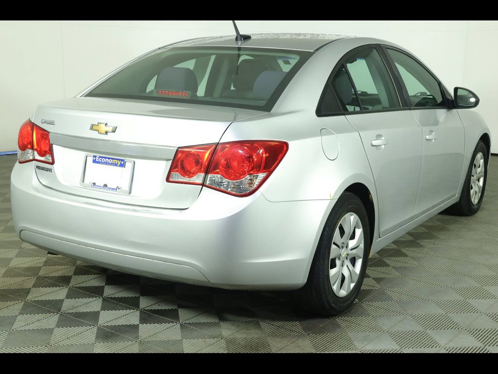 Used 2014 Chevrolet Cruze LS FWD image 12