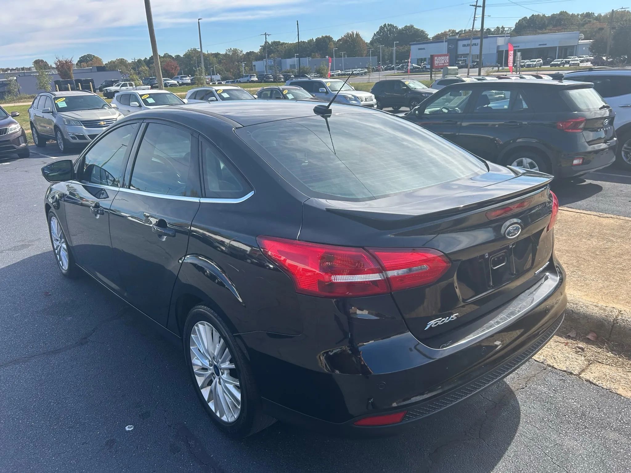 Used 2018 Ford Focus Titanium image 5