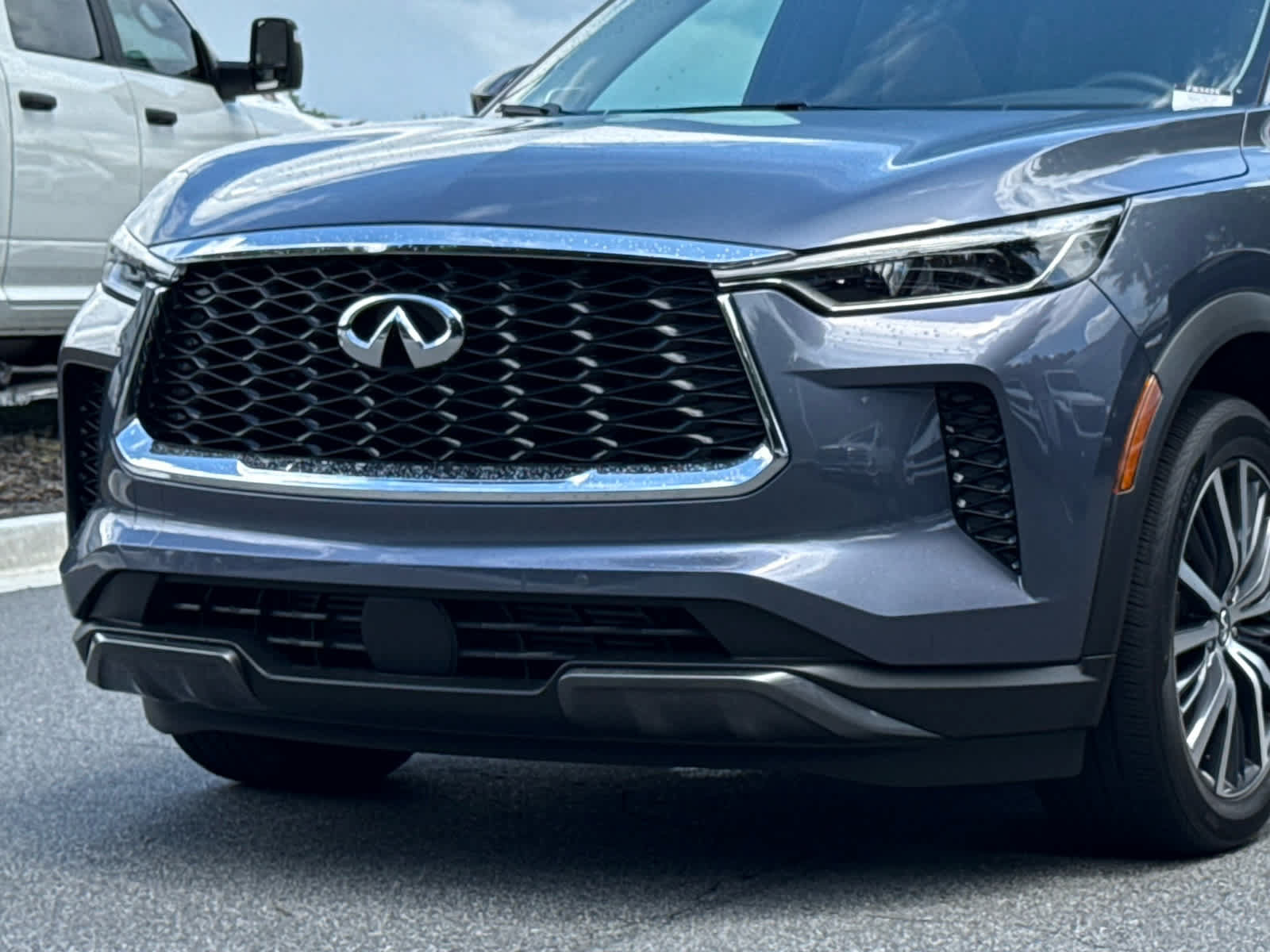 Used 2025 INFINITI QX60 Sensory AWD/4WD image 9