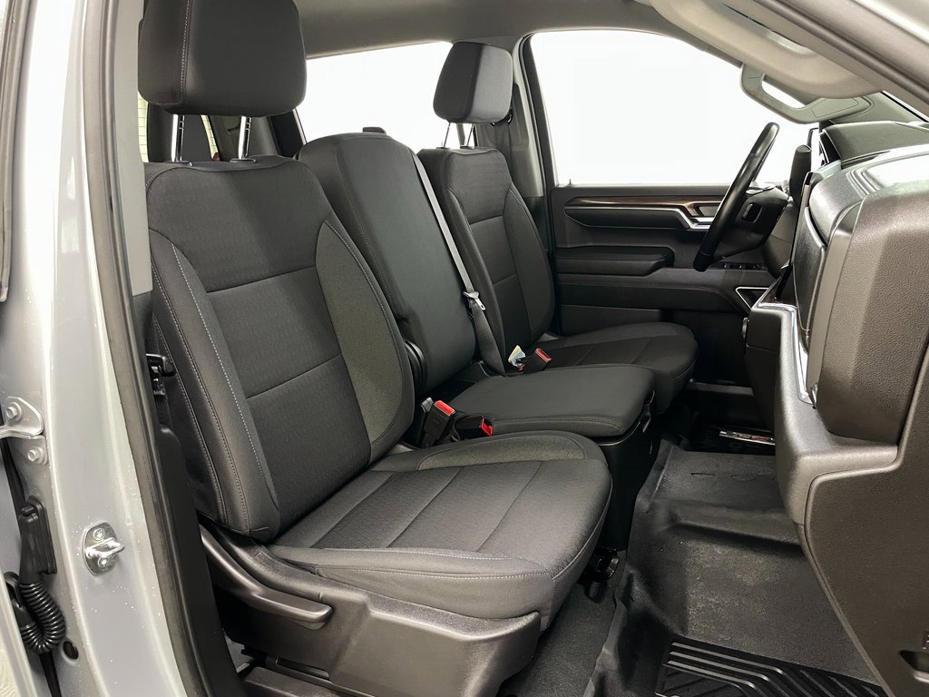 Used 2024 Chevrolet Silverado 1500 LT image 39