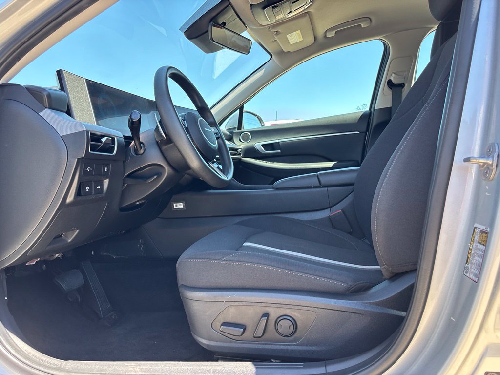 Used 2025 Hyundai Sonata SEL FWD image 9