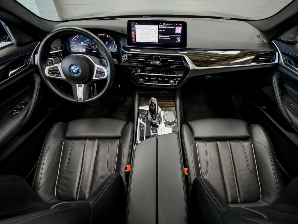 Used 2023 BMW 530e xDrive w/ Premium Package AWD/4WD image 17