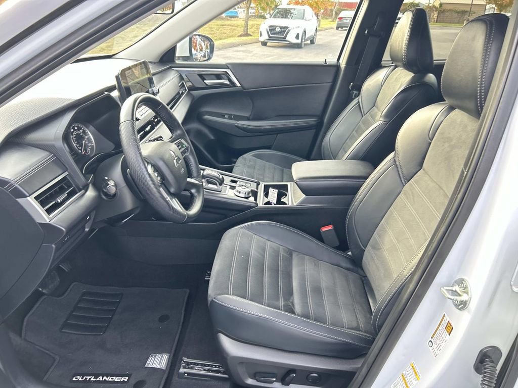 Used 2024 Mitsubishi Outlander SE image 24