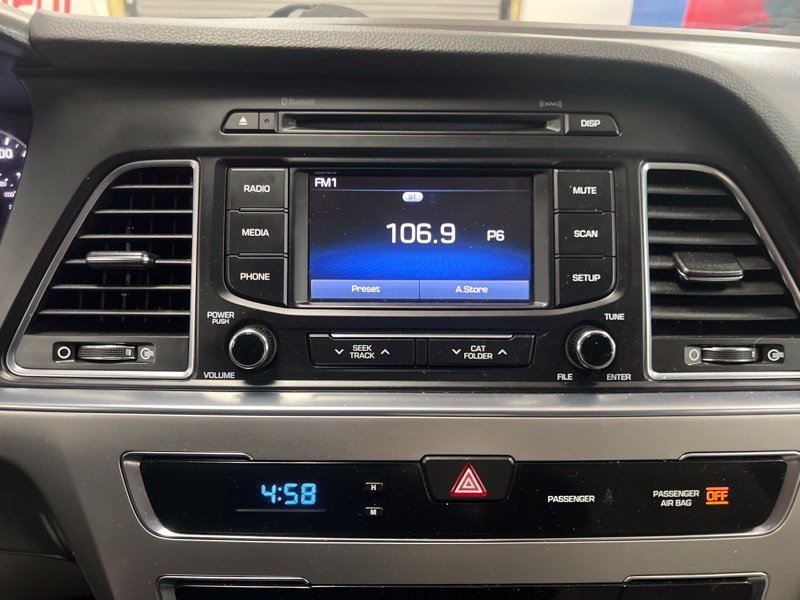 Used 2015 Hyundai Sonata SE w/ Option Group 09 FWD image 24