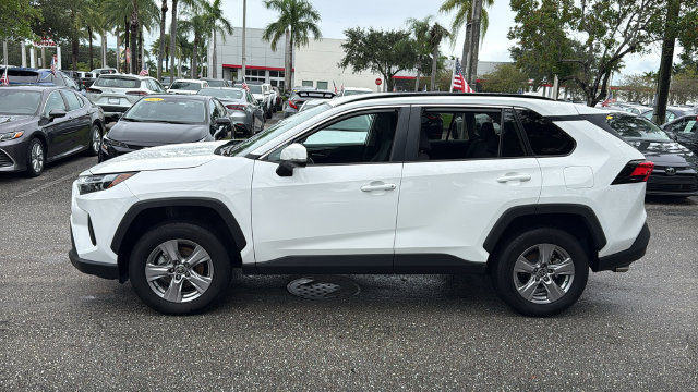 Used 2025 Toyota RAV4 XLE AWD/4WD image 4